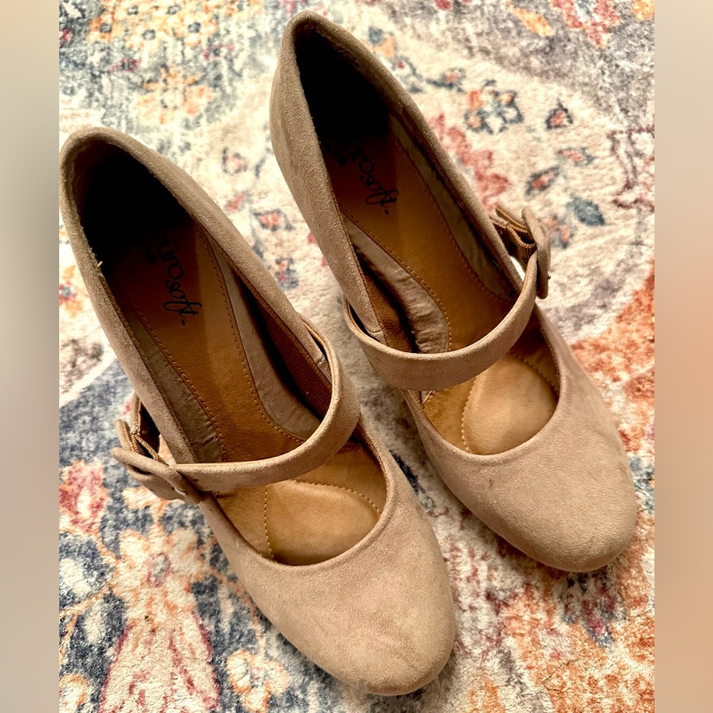 Sofft Mary Jane Pumps